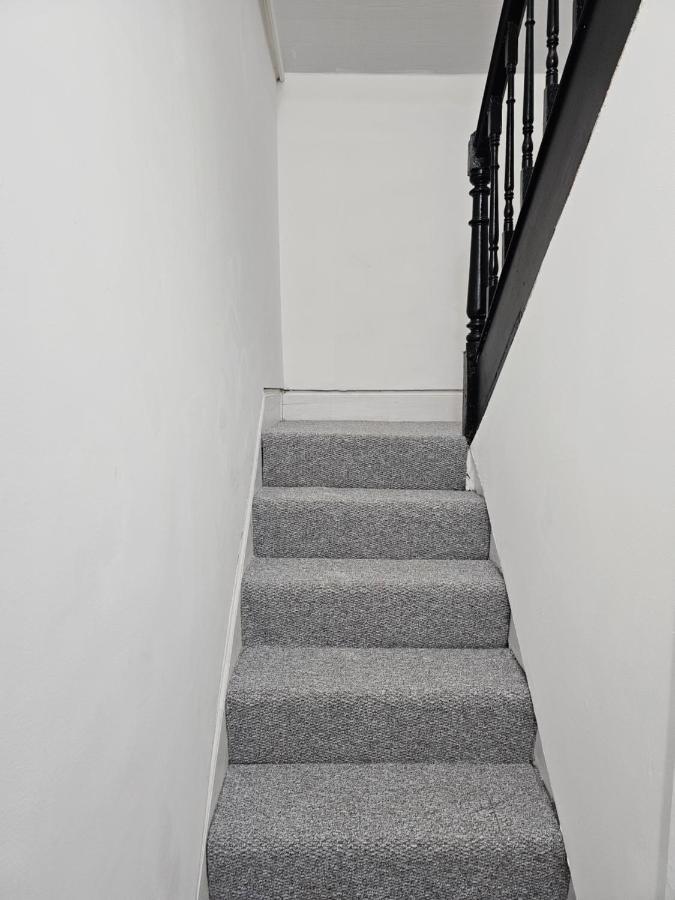 Skyline Queen'S Suites 203 Swansea Esterno foto