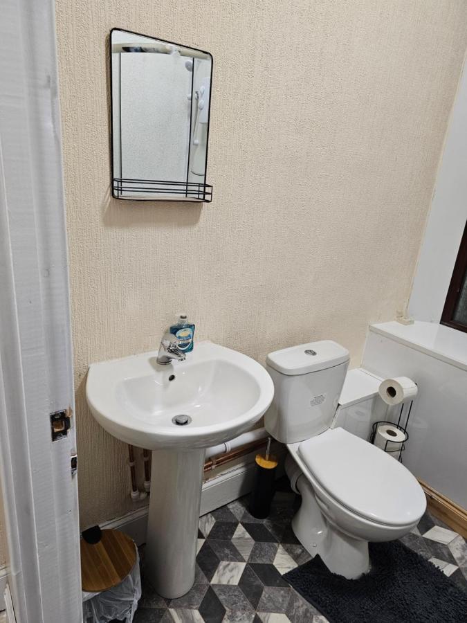 Skyline Queen'S Suites 203 Swansea Esterno foto