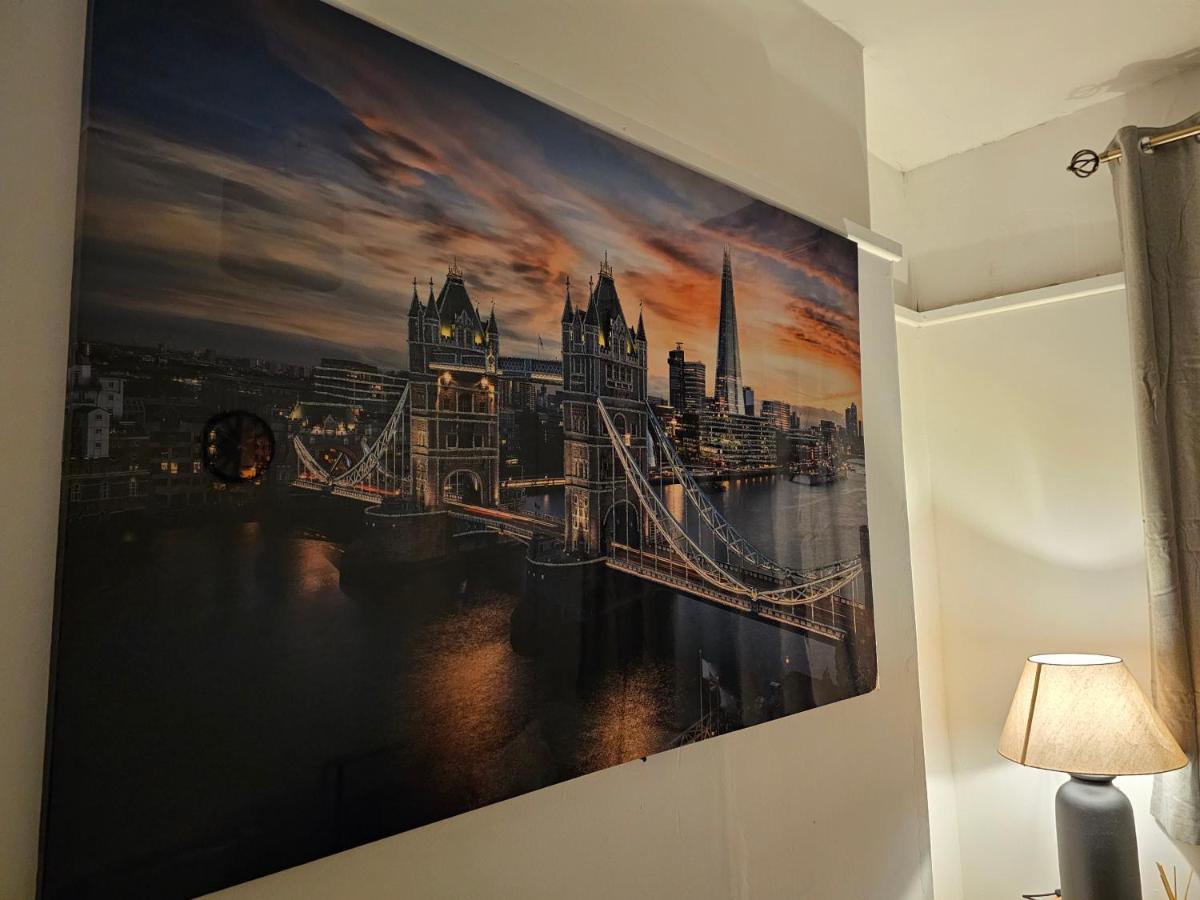 Skyline Queen'S Suites 203 Swansea Esterno foto